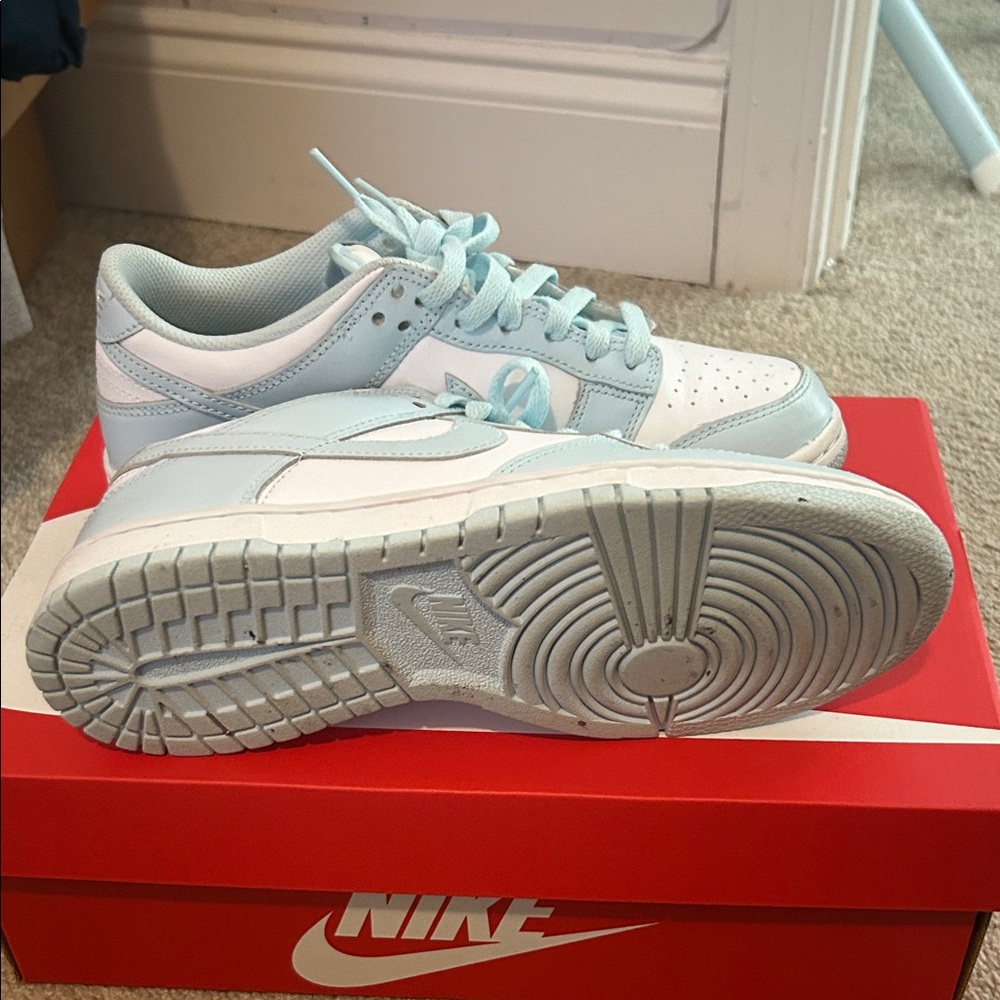 Nike Sky Blue and White Low-Top Sneakers - Picture 2 of 3